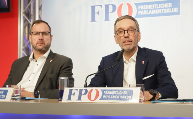 FPÖ-Generalsekretär Christian Hafenecker (l.) und -Bundesparteiobmann Herbert Kickl.