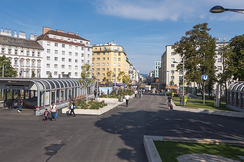 Der Reumannplatz in Wien-Favoriten, eigentlich eine "Waffenverbotszone", ist einer der Brennpunkte der Migrantengewalt.