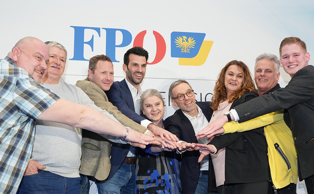 FPÖ-Generalsekretär Michael Schnedlitz, NÖ-Spitzenkandidat Udo Landbauer und Bundesparteichef Herbert Kickl (v.l.) bei ihrer "Neustart-Tour" durch Niederösterreich. 