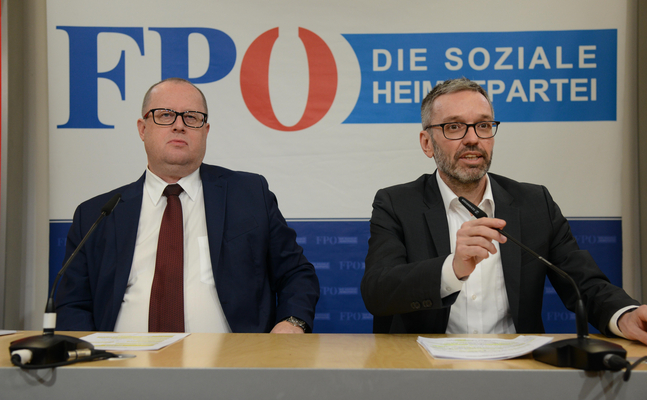 FPÖ-Finanzsprecher Hubert Fuchs (l.) und Bundesparteiobmann Herbert Kickl.