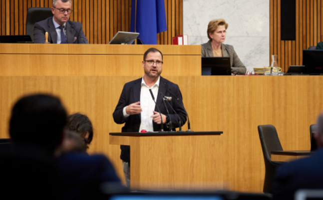 FPÖ-Mediensprecher Christian Hafenecker im Parlament.