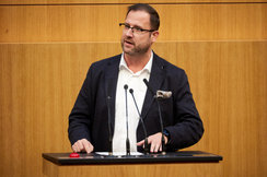 FPÖ-Mediensprecher und Generalsekretär Christian Hafenecker im Parlament.