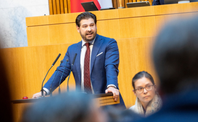 FPÖ-Mandatar Philipp Schrangl im Parlament.