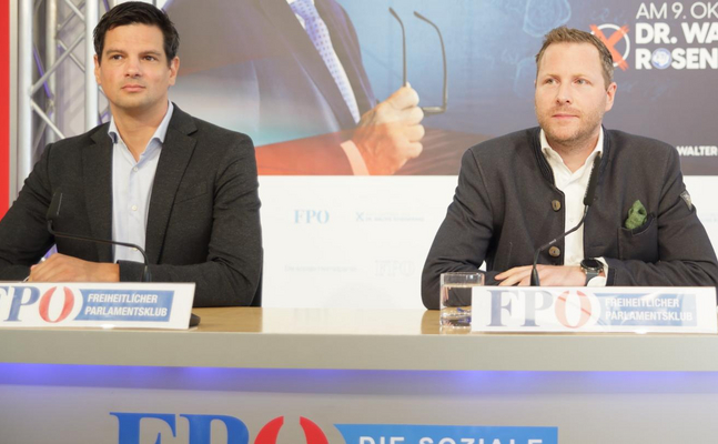 FPÖ-Sicherheitssprecher Hannes Amesbauer (l.) und -Generalsekretär Michael Schnedlitz.