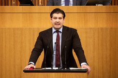 FPÖ-Bautensprecher Philipp Schrangl im Nationalrat.
