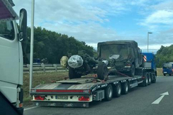 Immer wieder fotografieren Lenker ausländische Militärtransporte auf Österreichs Straßen.