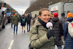 FPÖ-Nationalratsabgeordnete Susanne Fürst bei der Abschlusskundgebung der Bauerndemo in Berlin.