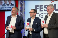 FPÖ-Parlamentarier Gerald Hauser, Bundesparteichef Herbert Kickl und Universitätsdozent Hannes Strasser bei der Buchpräsentation.