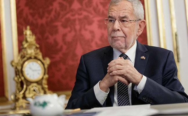 Bundespräsident Alexander Van der Bellen irritiert mit undemokratischen Aussagen zur Niederösterreich-Wahl.